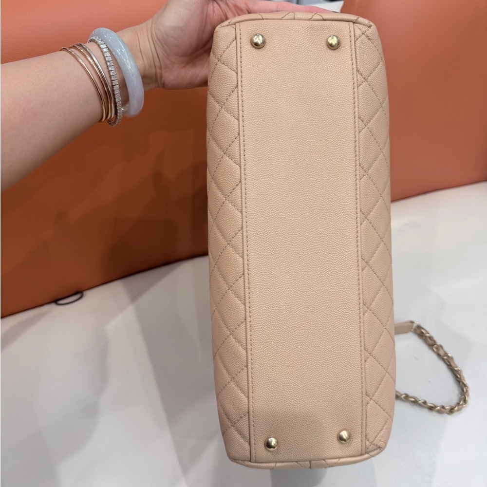 CHANEL Tan Quilted Shoulder Bag 7.1" x 11.4" x 4.7" measure - Picture 10 of 16